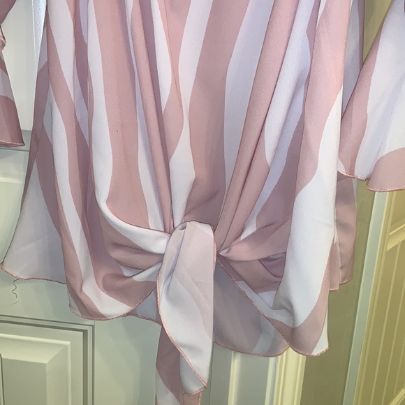 Cute blouse - Picture 2 of 3